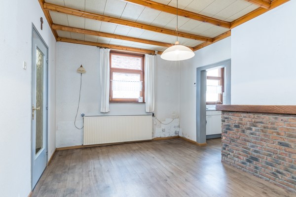 Foto - Te koop: Deze authentieke, landelijk gelegen woonboerderij uit 1900 biedt volop mogelijkheden om geheel naar eigen smaak te moderniseren